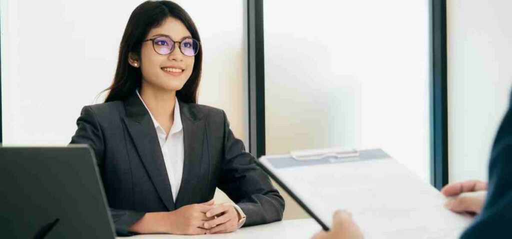 Mengapa Perekrutan yang Efektif Itu Penting? Perekrutan secara efektif bukan hanya berguna untuk memilih kandidat yang tepat, tetapi juga bermanfaat untuk meningkatkan reputasi perusahaan.