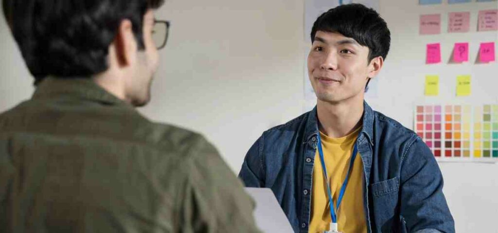 saat interview, coba berikan pertanyaan Pencapaian terbaik yang pernah diraih
