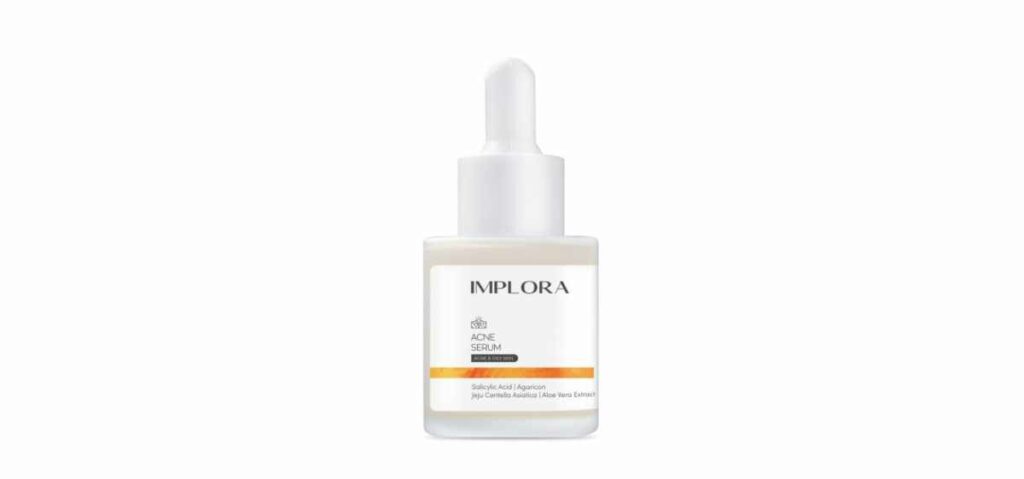 Implora Acne Serum diperkaya dengan kandungan untuk menenangkan kulit yang berjerawat seperti centella asiatica, salicylic acid, dan aloe vera extract.