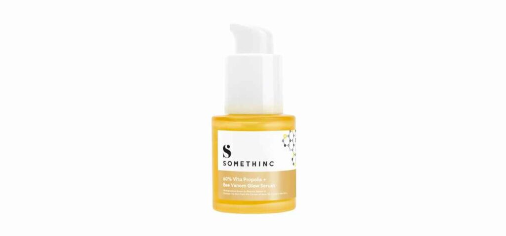 Serum Somethinc satu ini diformulasikan dengan kandungan madu dan propolis.
