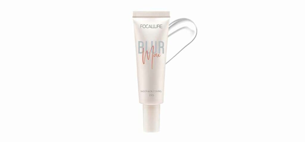 Focallure Blurmax Pore-Minimize Primer mampu memberikan efek blur yang maksimal sekaligus membantu mengontrol minyak di wajah.